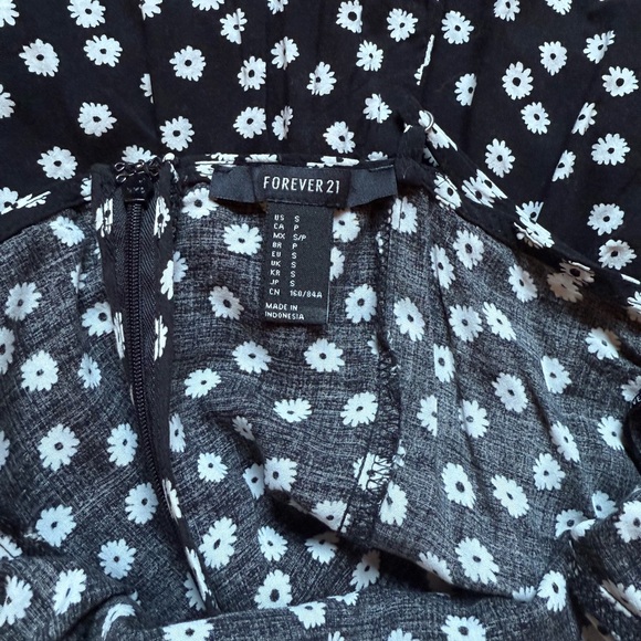 Forever 21 Black and White Floral Dress - Picture 2 of 4